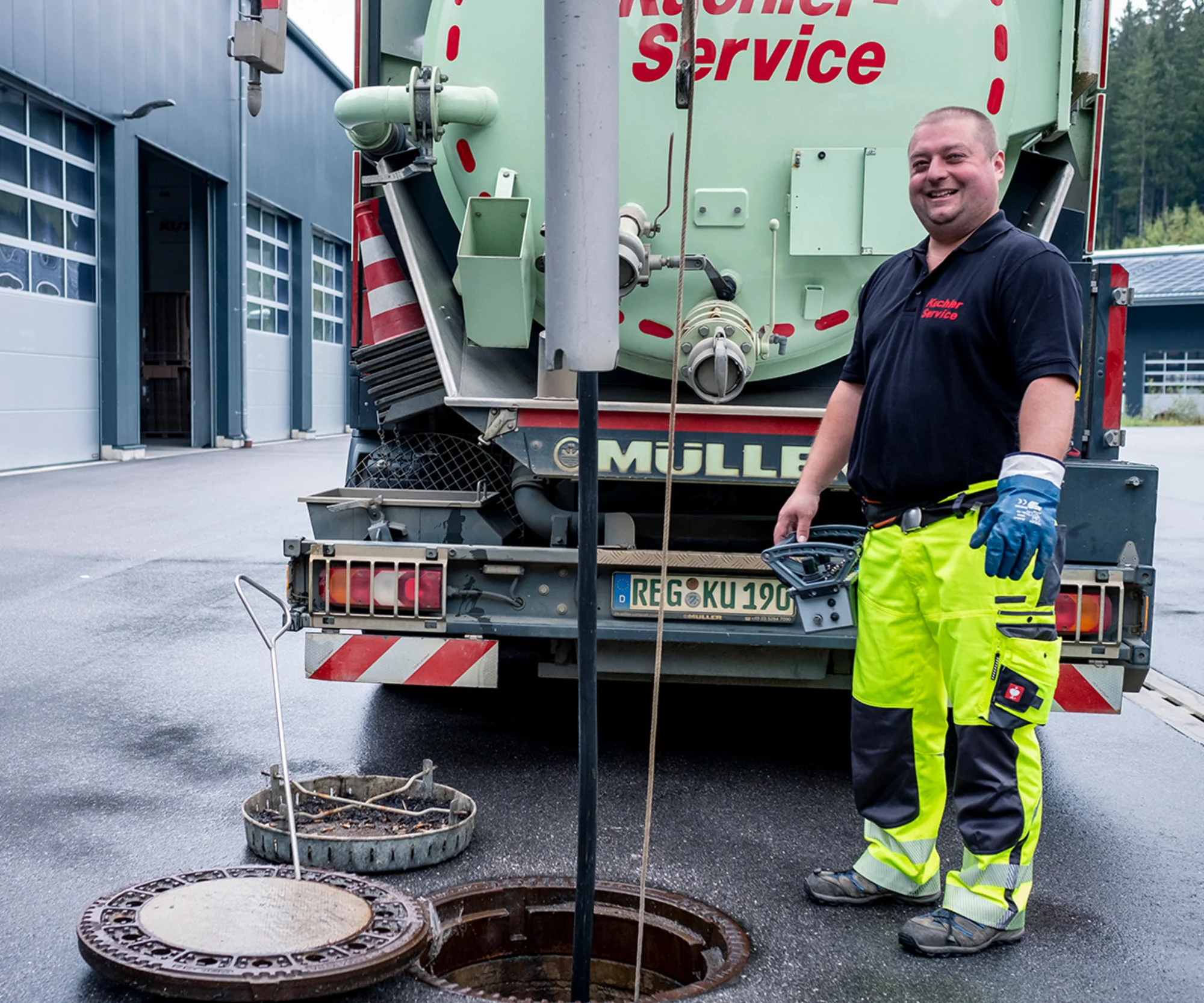 Entschlammung von Schächten und Becken